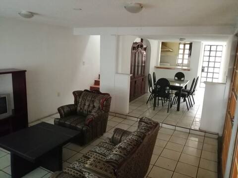 Excellent HOUSE for 10 in downtown Apizaco