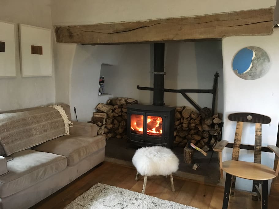 Sittingroom with wifi and television