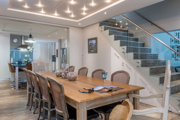 Gordons Bay Beachhouse