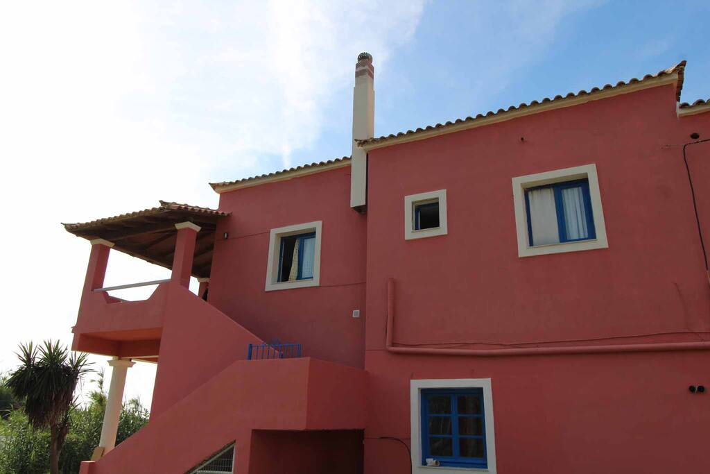 Bantounos Studio