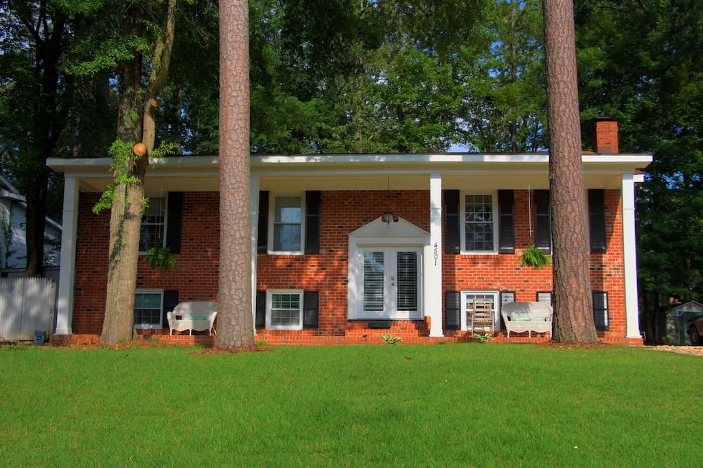 You will relax in 1330sq ft on the first level of this split level home. Your private entrance in in the back of the house just off the patio below the deck.