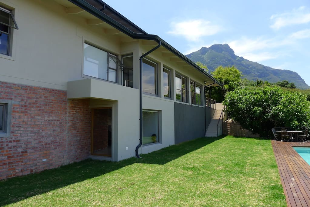 Front garden with mountain views