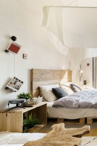 揽月海边度假&步行可至五四广场&近万象城香港中路&右拐浮山所地铁