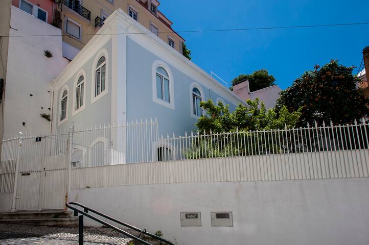 3-Bedroom Apt with Terrace Garden in the Centre gallery image 5