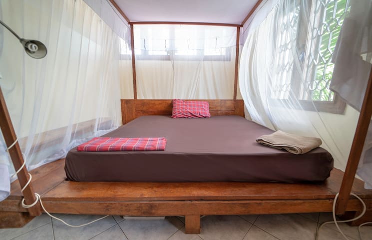 Cosy double master room (MASTER BEDROOM MLIMA)