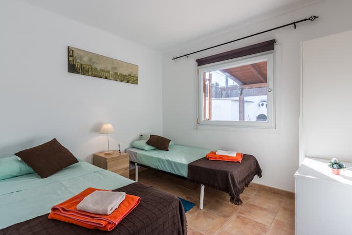 Single 1-individual 1