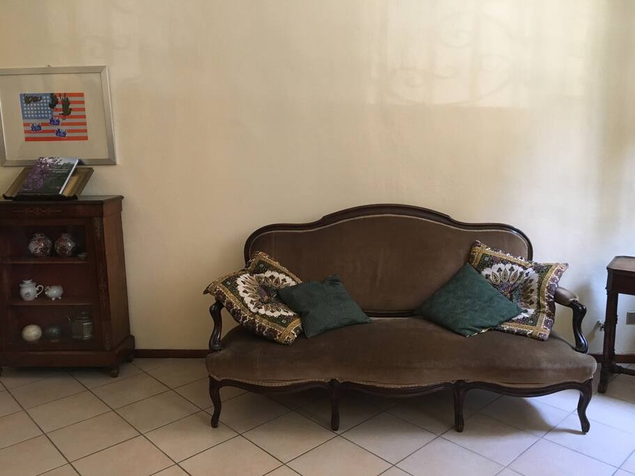 Living room details - dettagli della sala