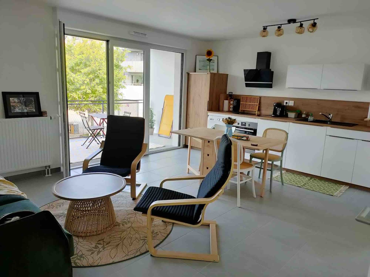 Top Airbnb: Beautiful new two-room apartment in the heart of Saint Pierre Quiberon in Saint Pierre Quiberon