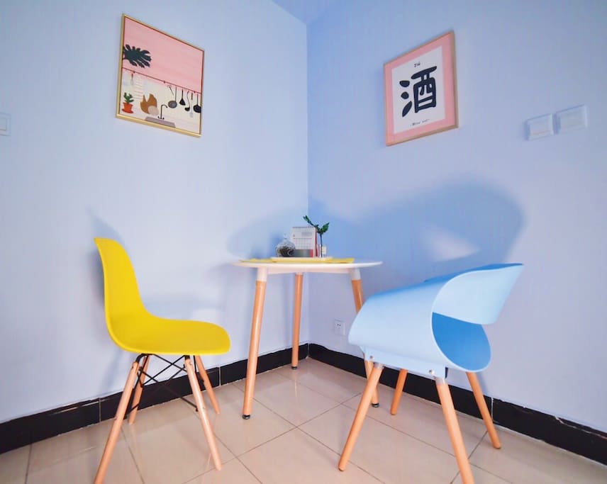 客厅小区域,可喝茶,喝咖啡,或进行工作处理