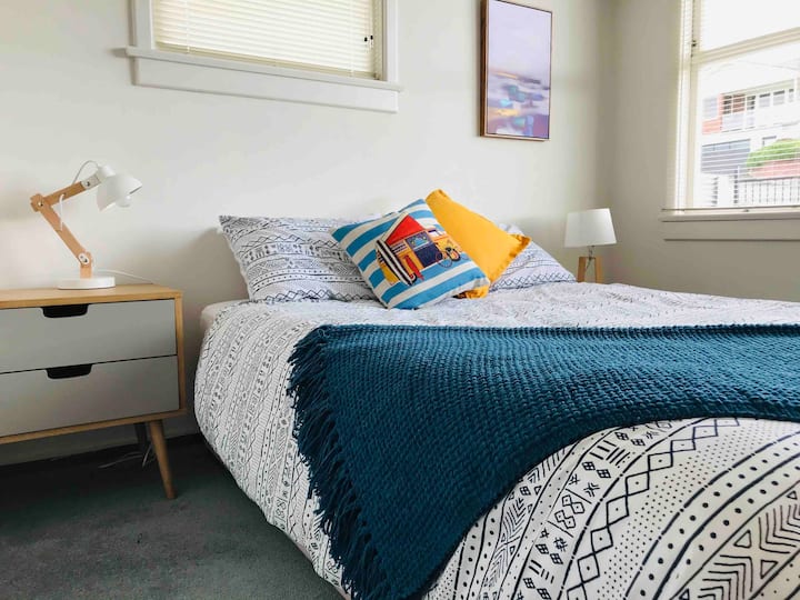 „Какво невероятно място за отсядане - великолепен декор, удобни легла - има всичко необходимо и зашеметяващи гледки ...“  Хейдън - март 2020 г.