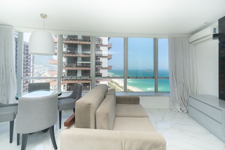 Lindo Apartamento Frente ao Mar Barra da Tijuca