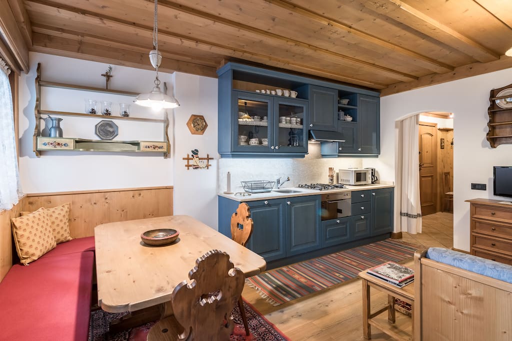 Zona salotto e cucina