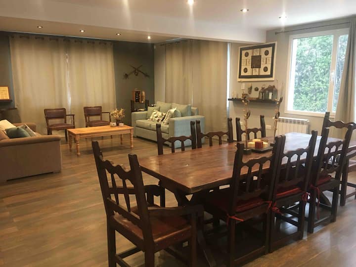 Casa Con Parque Y Pileta
Disponible Feriado Junio - Tandil