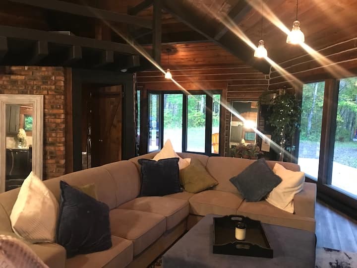 Beautiful House In The Woods! - Duluth, MN