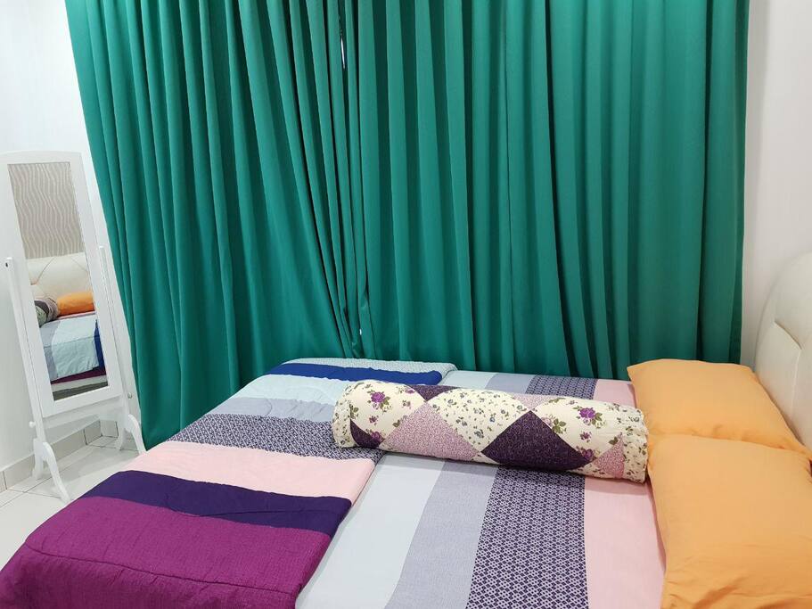 Spacious Master Bedroom (with Air Cond)