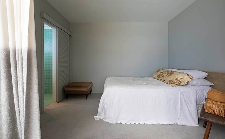 Брачен кревет (широк 150-179 см)