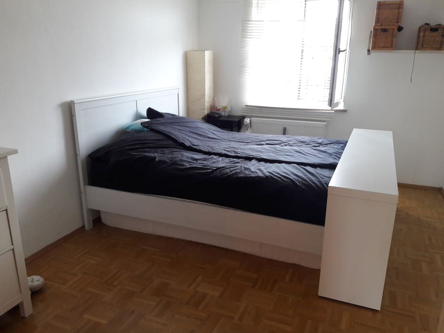 Bedroom with Queen Size Bed + Additional mattress if necessary