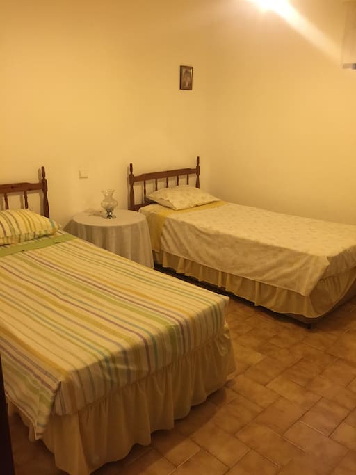 Double bedroom - twin bed