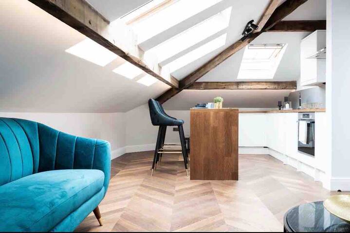 No42 | The Townhouse | 2BR | Stylish Loft