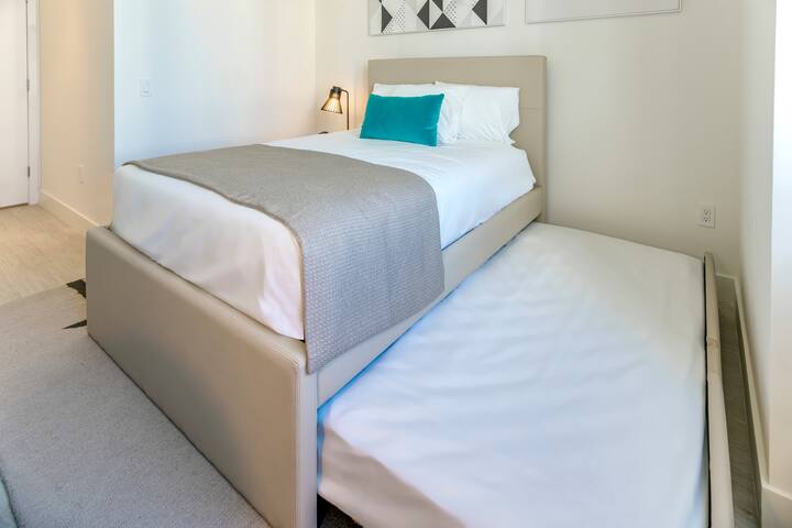 NEW2019 2BR Luxury Condo @HydeHouse OCEANVIEW! gallery image 5