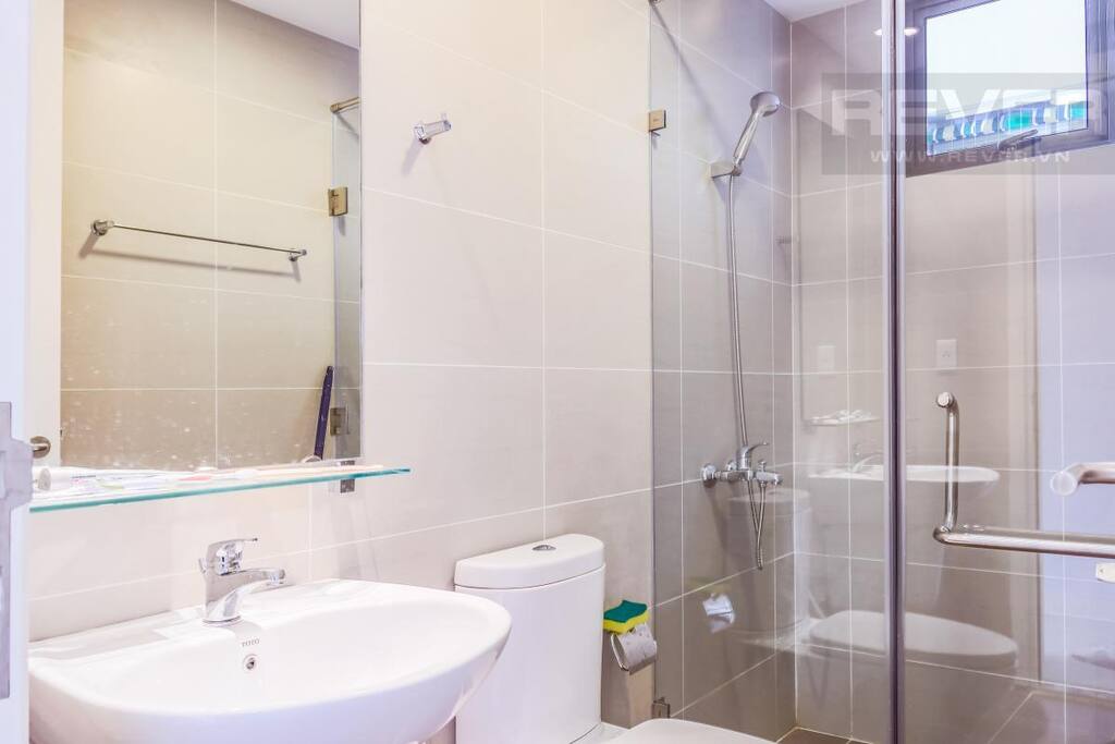 Modern bathroom