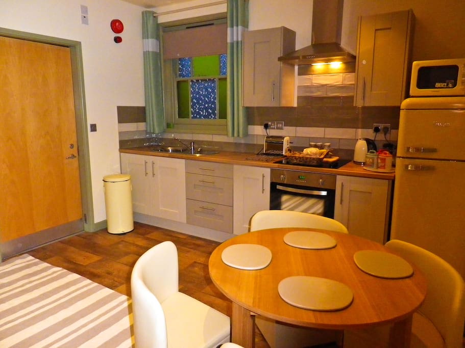 Cosy Kitchen/Living /dinning space