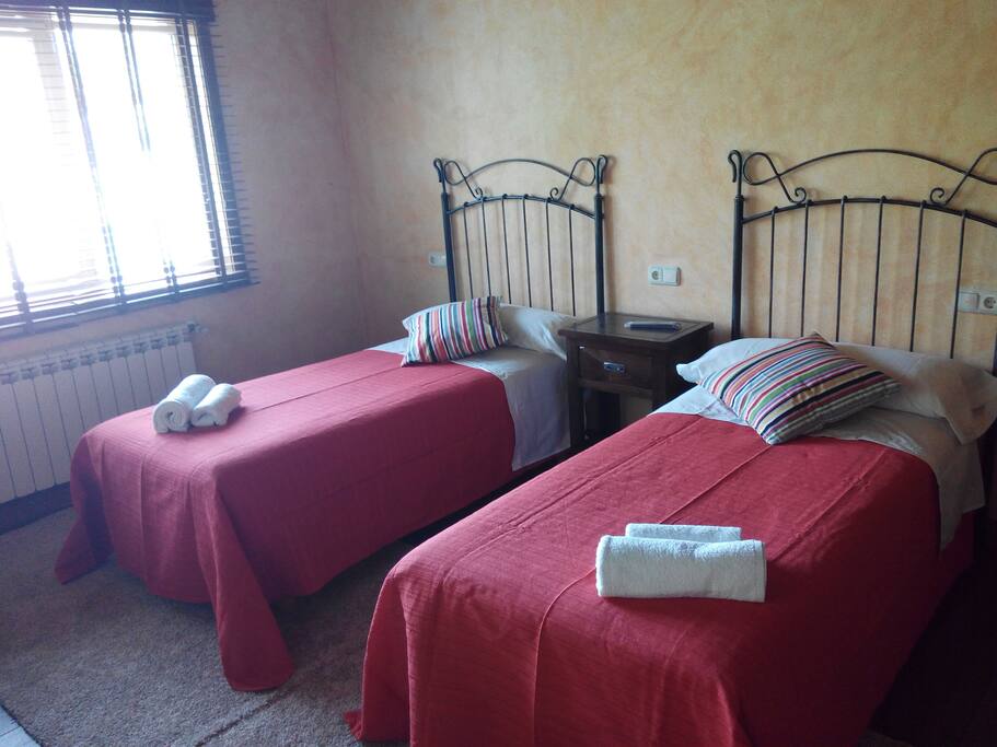HABITACION NARANJA