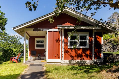 Radiant Ocean View Cottage on a Coffee Farm. Very Private.