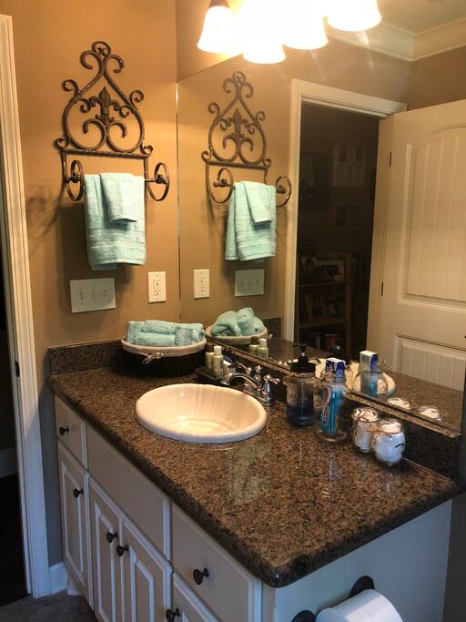 Detached private full bath