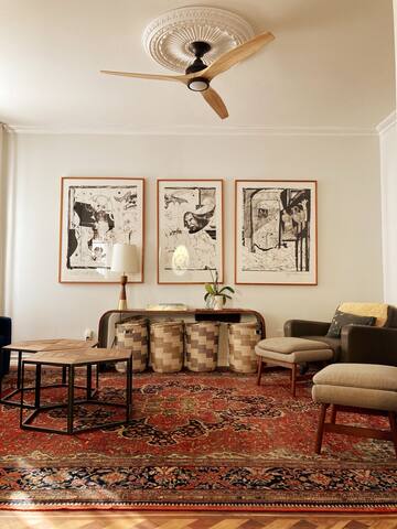 Newly Renovated & Luxurious Historic Home gallery image 4