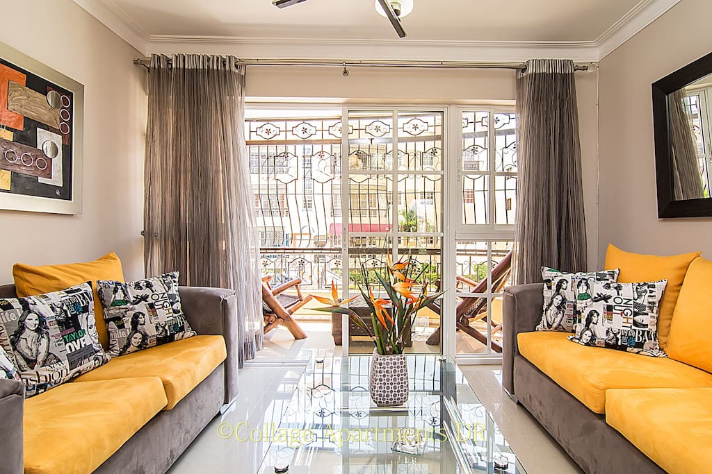 Living Room / Sala de estar