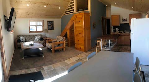 Cedar Cabing (Cabin 4) @ Pine Point Lodge
