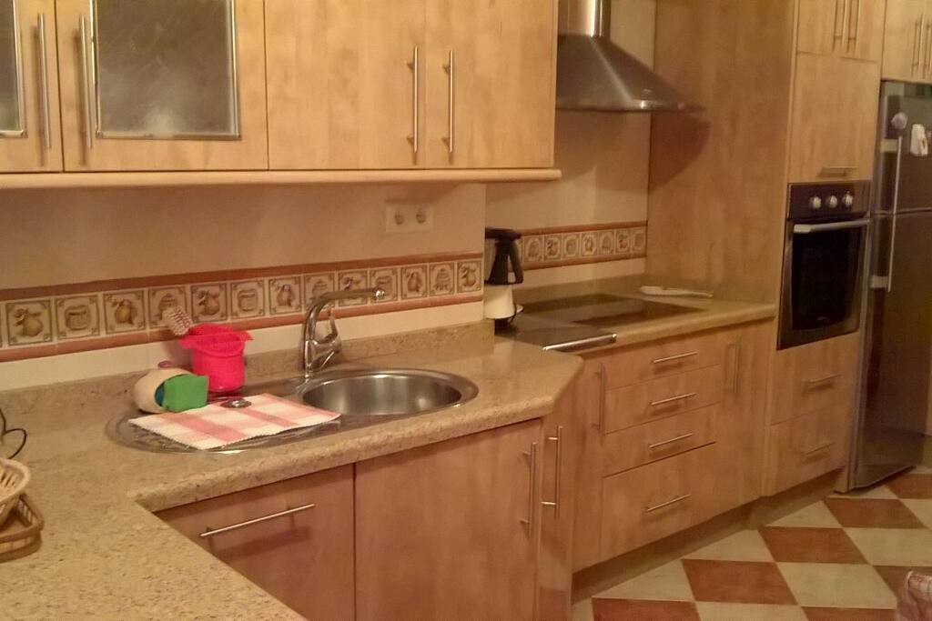 CHICAS MUY PUTAS FOTOS MUJERES FOLLANDO SERVICIOS SEXUALES EN SALAMANCA PECHUGONAS PUTAS