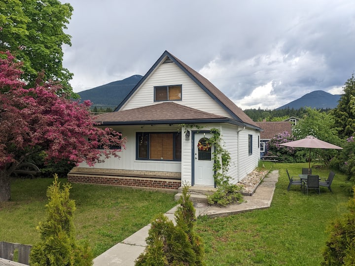 Nakusp Vacation Rentals & Homes British Columbia, Canada Airbnb