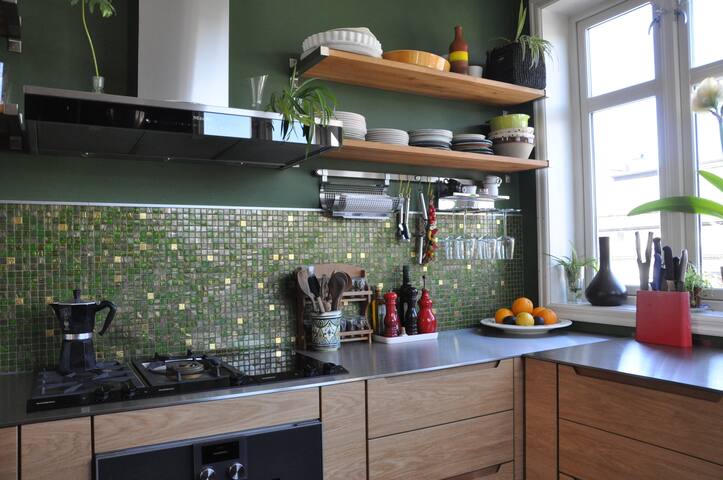 Wonderful central loft apartment gallery image 2