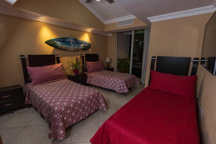 Dormitorio 4 (3 camas individuales)