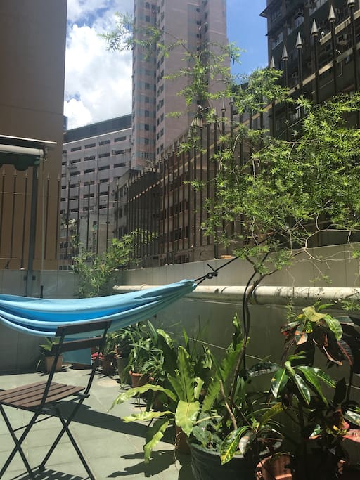 private access to leafy 1st floor terrace