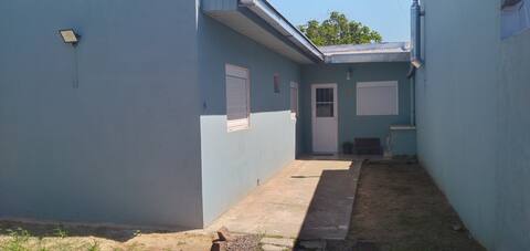 Quiet house, close to downtown.