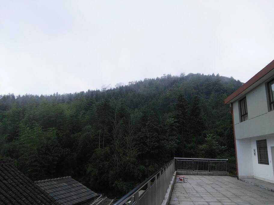 屋前