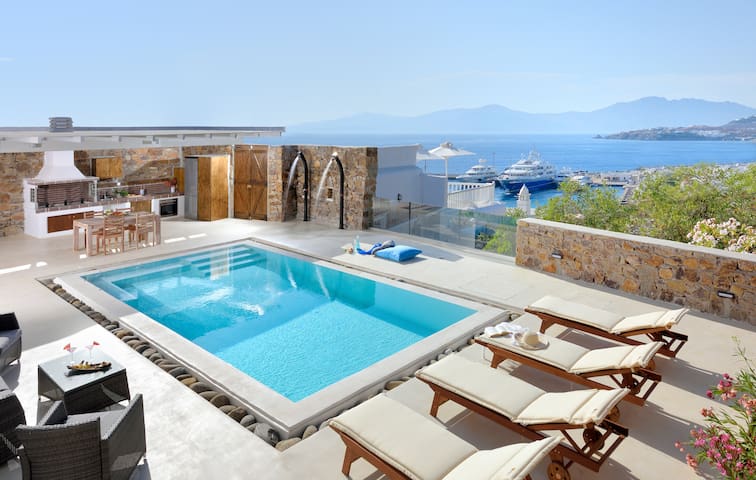 ELEGANT VILLA at the CENTER of MYKONOS TOWN