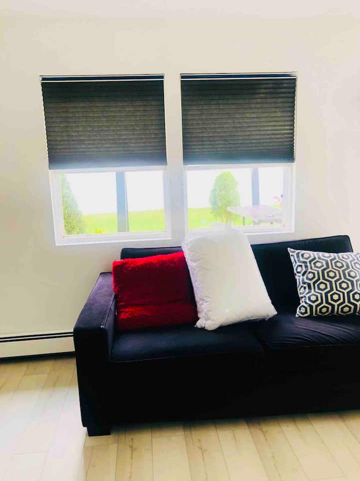 A Room / Living (Entire Unit)room Work Friendly - Deer Park, NY