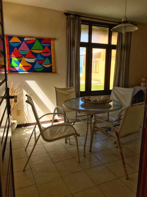 Sala de jantar - entrada principal da casa