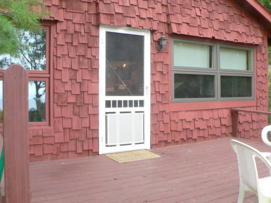 Cottagy charm with modern amenities