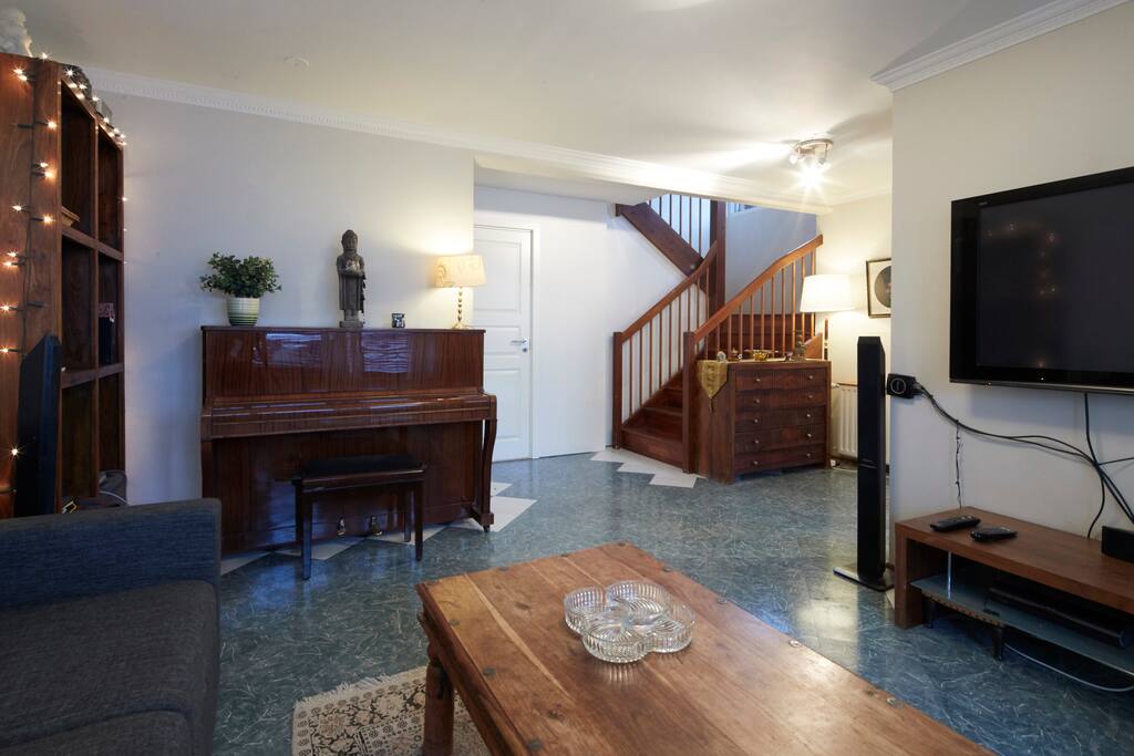 Living room / ground floor