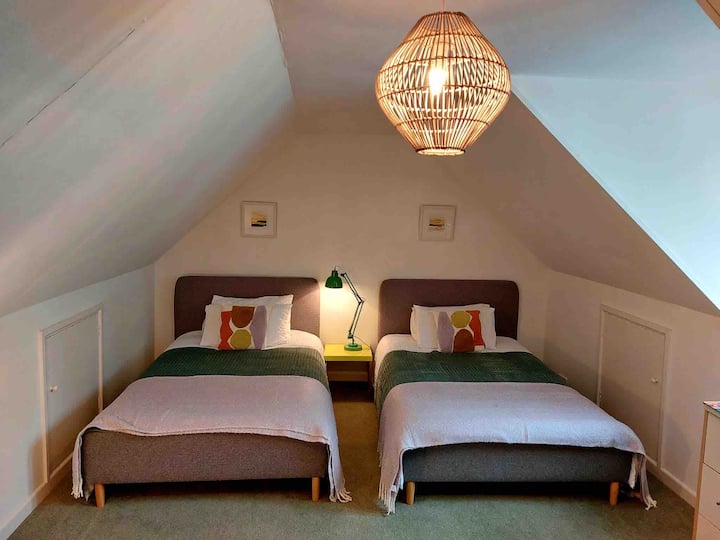 Spálňa 2 s dvoma malými manželskými posteľami