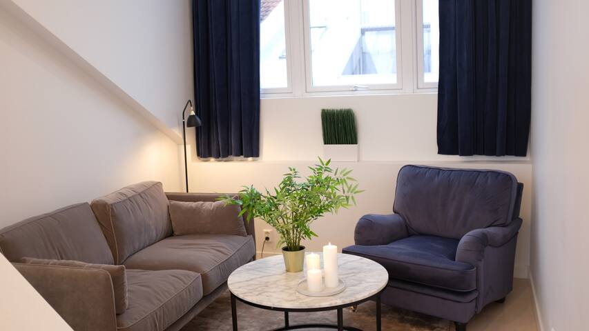 Urban Apartments Top floor/ Two Story Loft apartme gallery image 2