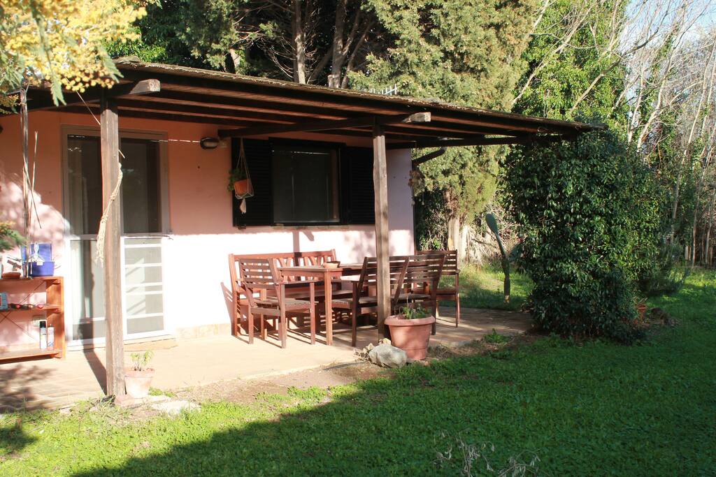 veranda esterna con giardino privato