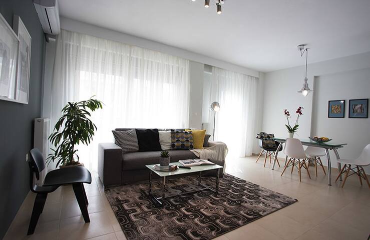 Deluxe Two-Bedroom Apartment gallery image 4