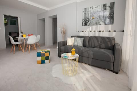 Popular Airbnb listing: Mediterraneo Apartment Vito in Grad Zadar