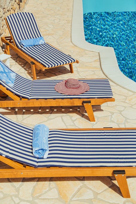 place around swimming pool
